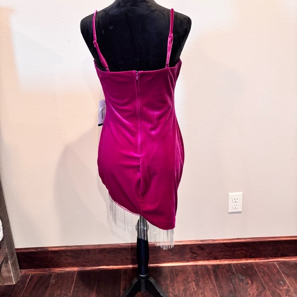 NWT City Vibe Velvet Fringe Asymmetrical Hem Bodycon Dress in Berry, size 11 - Picture 8 of 15